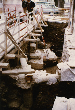 1981: Fouilles des fondations de la maison Mallet