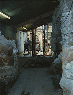 1984-1985: building of the exhibition space within the site