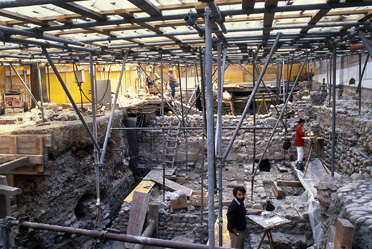 1989: final excavations of the second stage